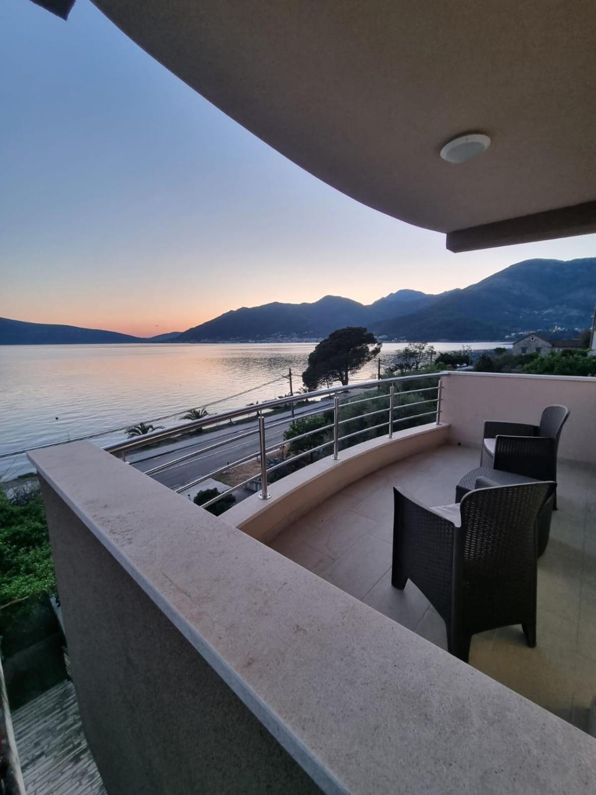 Matkovic Residence Тиват Экстерьер фото